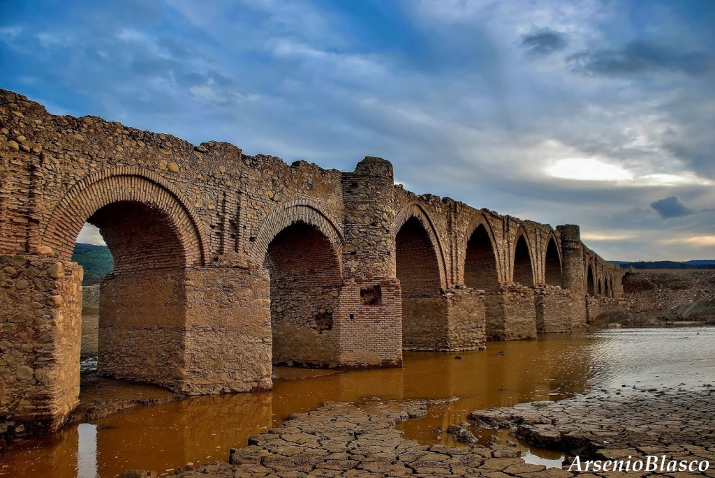 Fotografía del puente Medieval de Villarta de los Montes