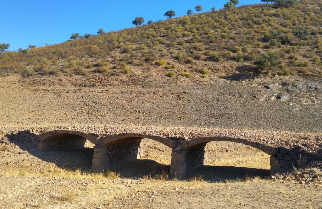 Puente sobre arroyo Pizarroso