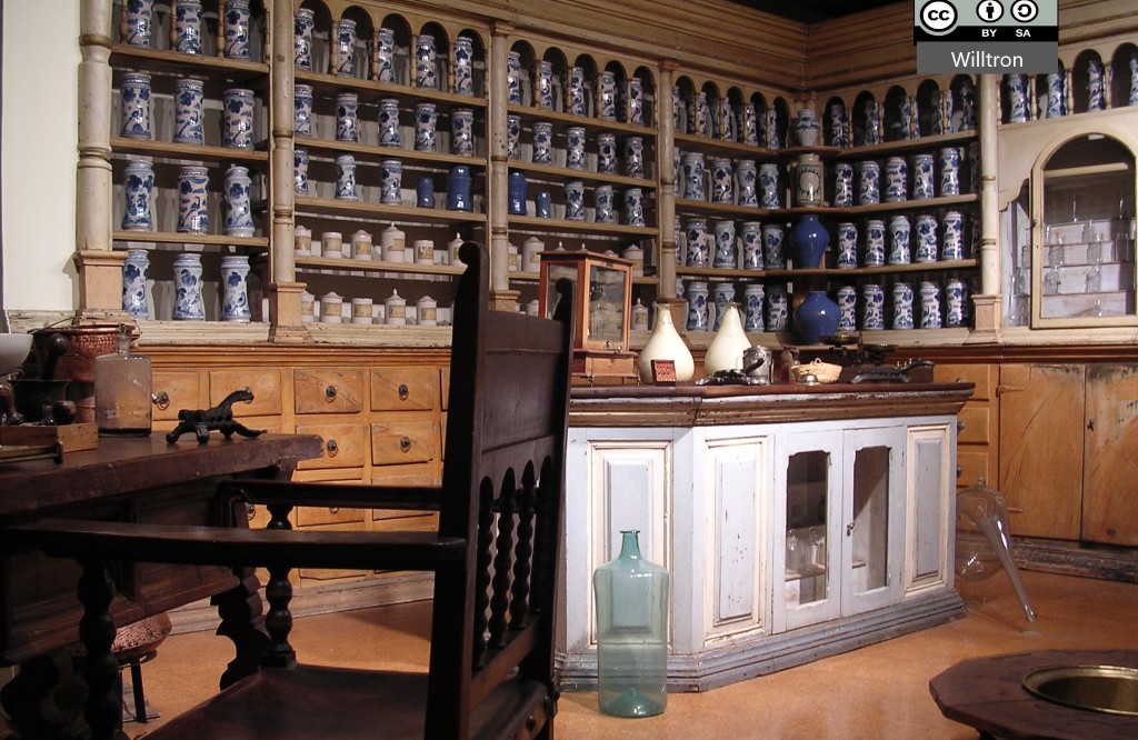 Fotografía de una farmacia del siglo XVIII en el Museo de Teruel